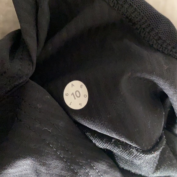 EUC Sz 10 Lululemon Dance Studio crop pants - Picture 5 of 6